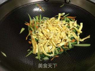 油菜炒蛋的做法步骤：9