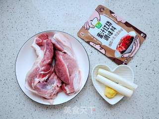 蜜汁红烧肉的做法步骤：1