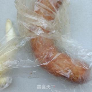 子姜拌烤肠的做法步骤：2
