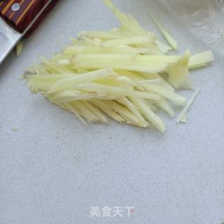 子姜拌烤肠的做法步骤：3