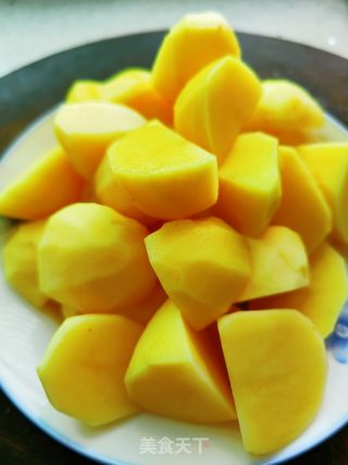 红烧土豆的做法步骤：3