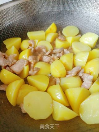 红烧土豆的做法步骤：15