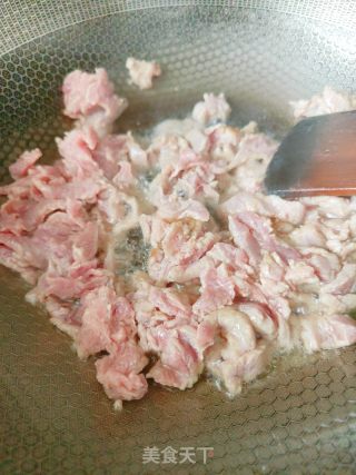 酸藕带炒牛肉的做法步骤：8