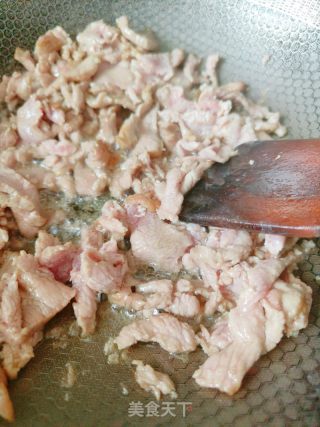 酸藕带炒牛肉的做法步骤：9
