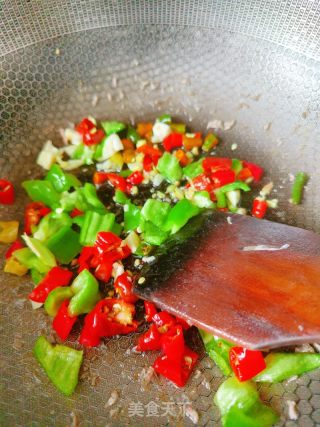 酸藕带炒牛肉的做法步骤：11