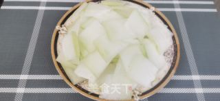 虾皮海米冬瓜的做法步骤：1