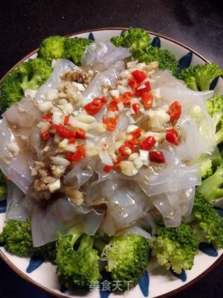 西兰花拌粉皮的做法步骤：4