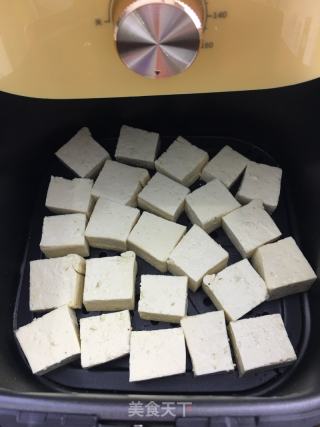 空气炸锅烤豆腐的做法步骤：2