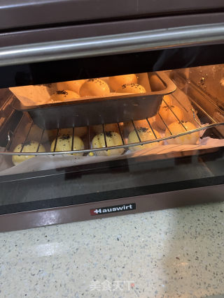 蛋黄酥的做法步骤：16