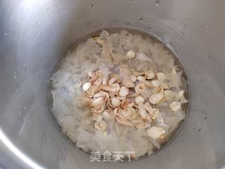 南瓜红枣莲子银耳羹的做法步骤：3
