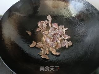 酸豆角炒鸭胗的做法步骤：3
