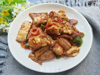 回锅肉炒荷包蛋的做法步骤：10