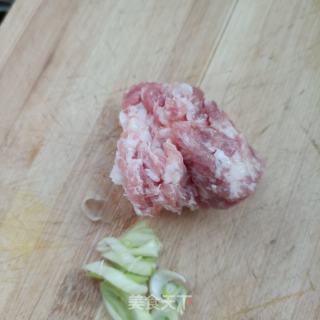 肉末鬼菌煎蛋汤的做法步骤：2
