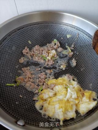 肉末鬼菌煎蛋汤的做法步骤：5