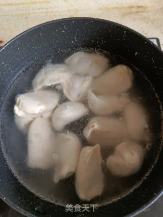 红油饺的做法步骤：1