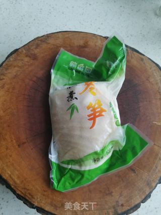 油闷笋的做法步骤：1