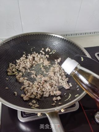 酸豆角炒肉末的做法步骤：5