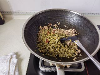 酸豆角炒肉末的做法步骤：6