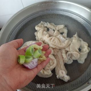 豆花肥肠的做法步骤：4
