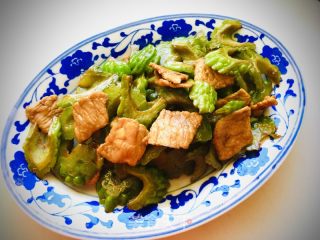 苦瓜炒肉的做法步骤：10