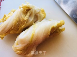 砂锅酸菜红烧肉的做法步骤：2