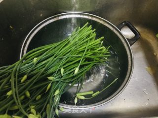韭菜花大肉水饺的做法步骤：2