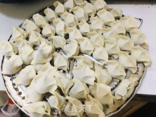韭菜花大肉水饺的做法步骤：5