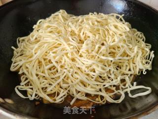 茄子肉丝焖面的做法步骤：10
