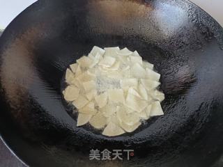香酥饺子皮的做法步骤：2