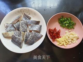 香辣黑鱼块的做法步骤：1