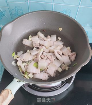 五花肉烧白芸豆的做法步骤：5