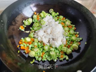 秋葵鸡蛋炒饭的做法步骤：6