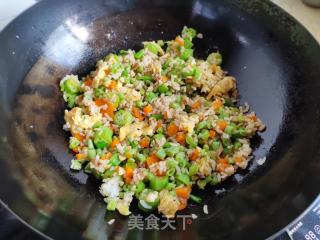 秋葵鸡蛋炒饭的做法步骤：8