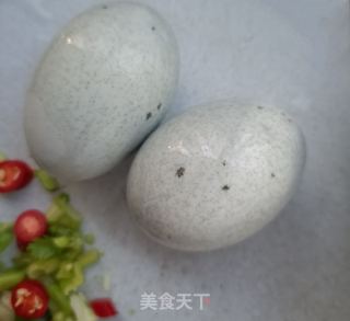 皮蛋拌豆腐的做法步骤：9
