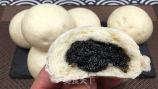 芝麻流心包，香飘四溢，柔软有弹性。的做法