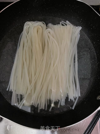 新疆炒米粉的做法步骤：5