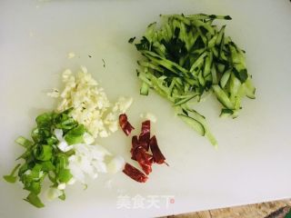 油泼辣子拌面的做法步骤：2
