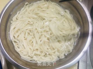油泼辣子拌面的做法步骤：4