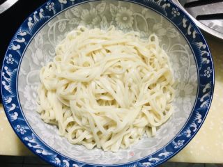 油泼辣子拌面的做法步骤：5