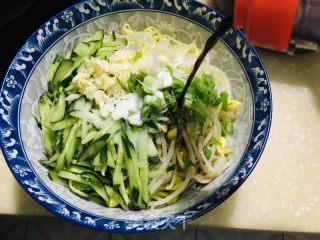 油泼辣子拌面的做法步骤：8