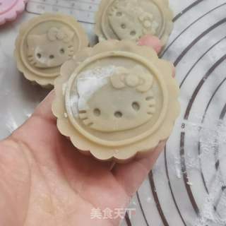 自制蛋黄月饼的做法步骤：8