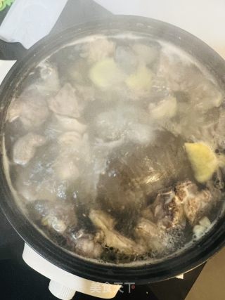 甲鱼鸽子汤的做法步骤：4
