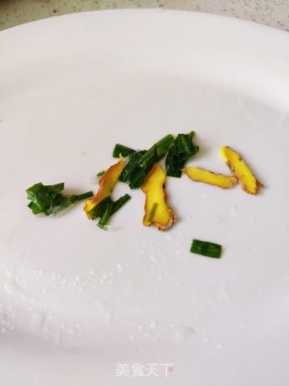 清蒸黄花鱼的做法步骤：3