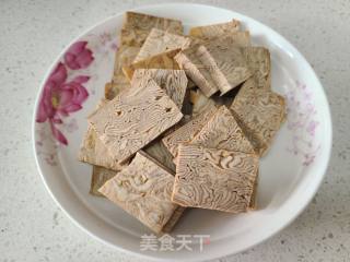 五香豆腐拌黄瓜的做法步骤：2