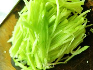 凉拌肥牛卷的做法步骤：2