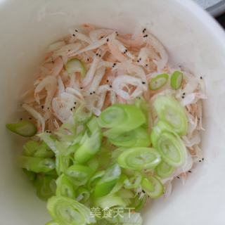 葱香虾皮拌茄子的做法步骤：5