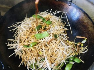 鸡肉焖面的做法步骤：15