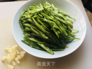 清炒刀豆的做法步骤：2