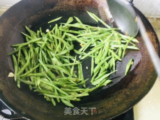 清炒刀豆的做法步骤：4