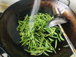 清炒刀豆的做法步骤：5